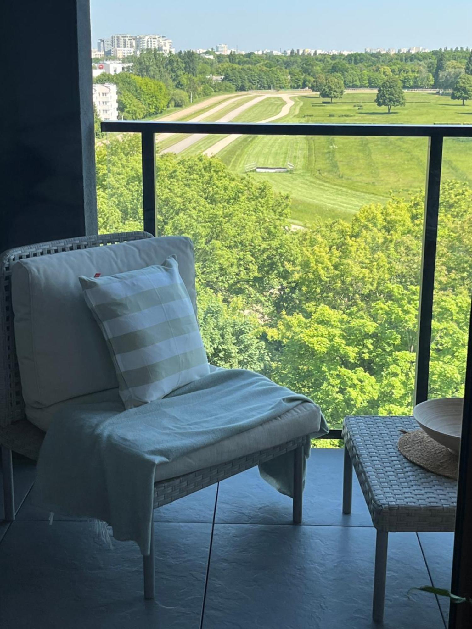 Warsaw Airport Wyscigi - City And Green View Apartment With Underground Garage Varsóvia Exterior foto